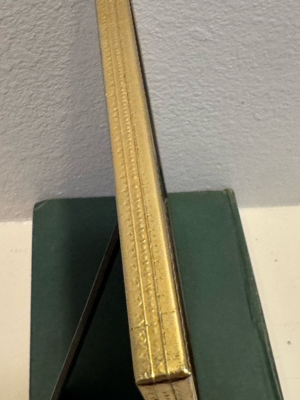Vintage Gold Tone/Brass 8x10 Picture Frame with Brown Accent Detail w/ Easel - Picture 6 of 11